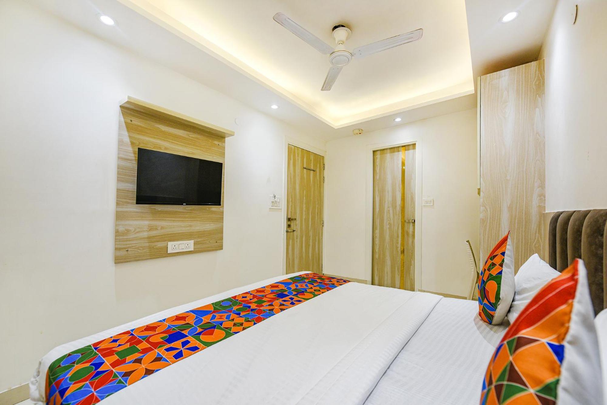 Fabhotel Luxury Inn Near Adarsh Nagar Metro Delhi (National Capital Territory of India) Exterior foto