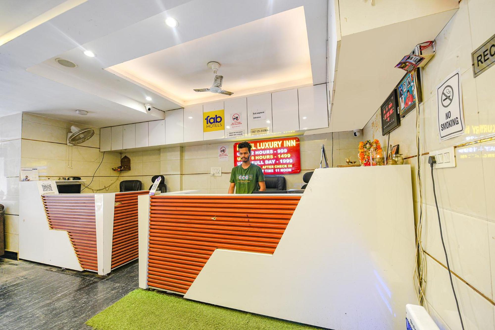 Fabhotel Luxury Inn Near Adarsh Nagar Metro Delhi (National Capital Territory of India) Exterior foto