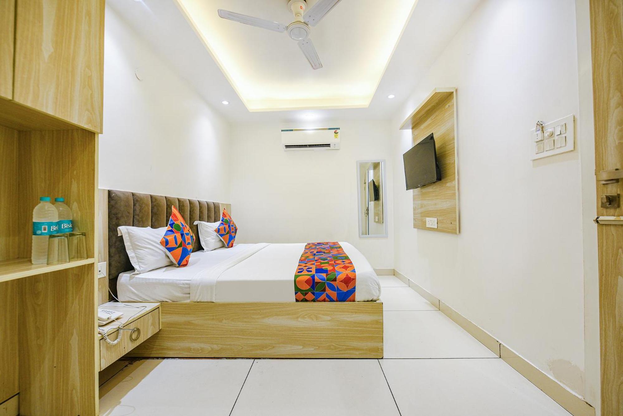 Fabhotel Luxury Inn Near Adarsh Nagar Metro Delhi (National Capital Territory of India) Exterior foto
