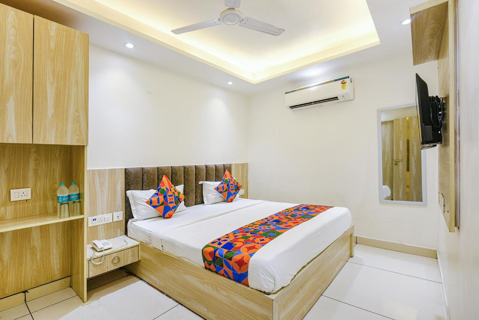 Fabhotel Luxury Inn Near Adarsh Nagar Metro Delhi (National Capital Territory of India) Exterior foto