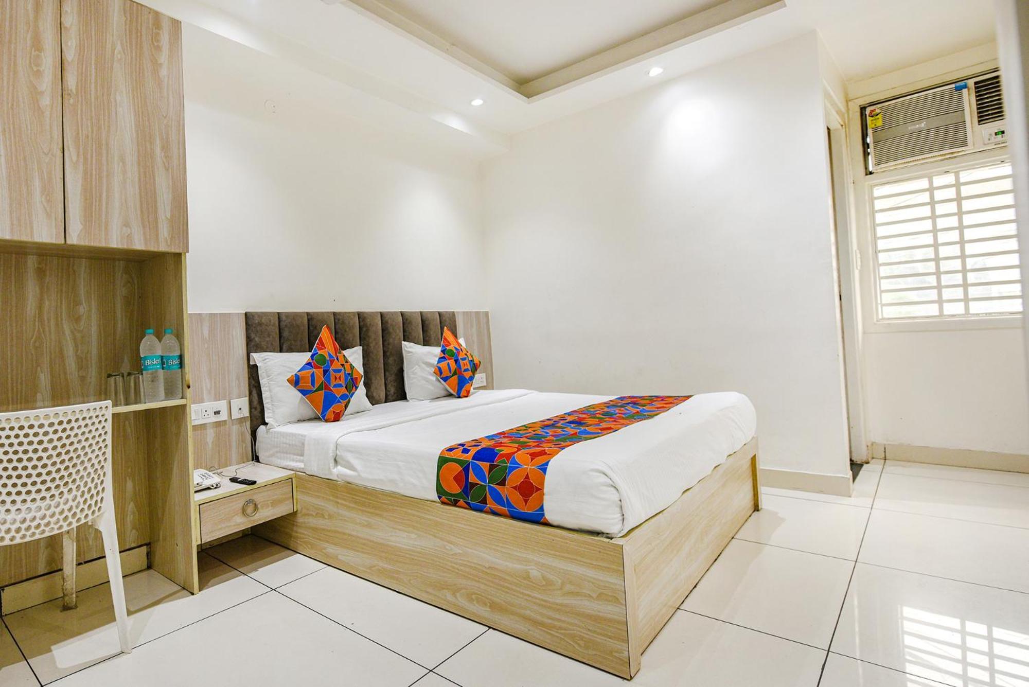 Fabhotel Luxury Inn Near Adarsh Nagar Metro Delhi (National Capital Territory of India) Exterior foto