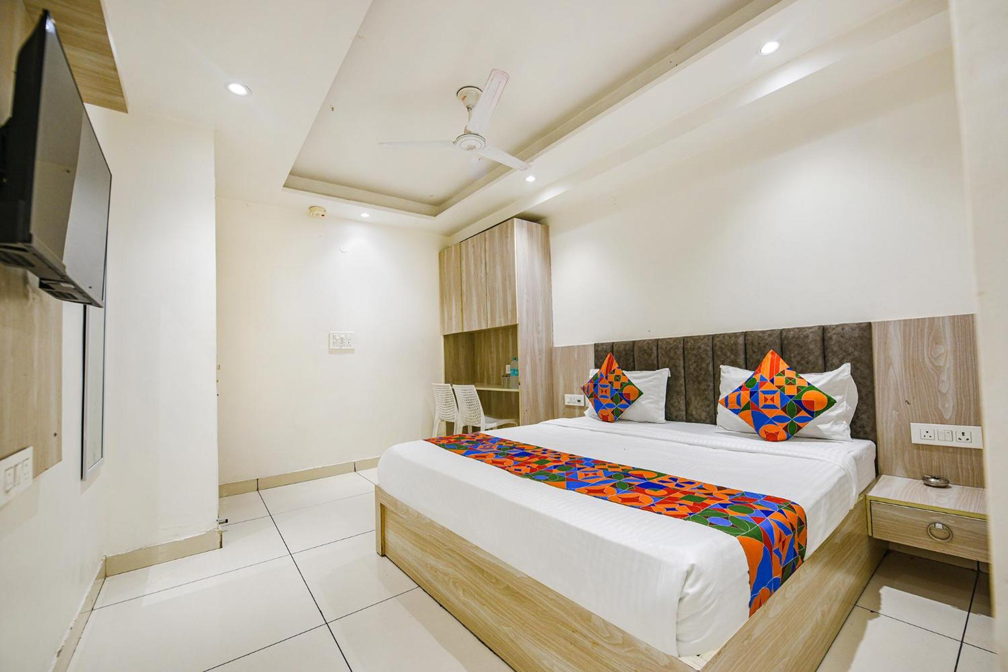 Fabhotel Luxury Inn Near Adarsh Nagar Metro Delhi (National Capital Territory of India) Exterior foto