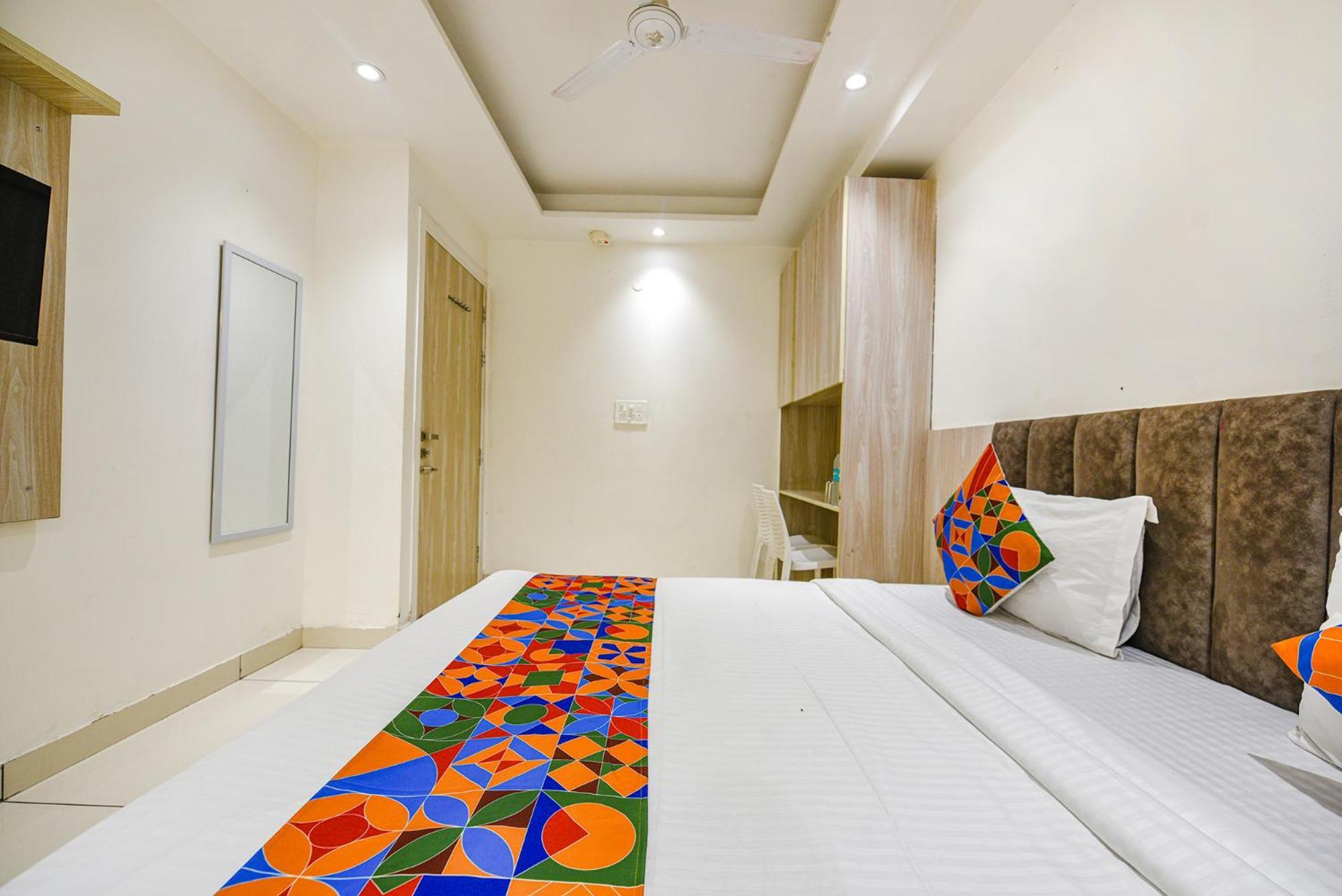 Fabhotel Luxury Inn Near Adarsh Nagar Metro Delhi (National Capital Territory of India) Exterior foto