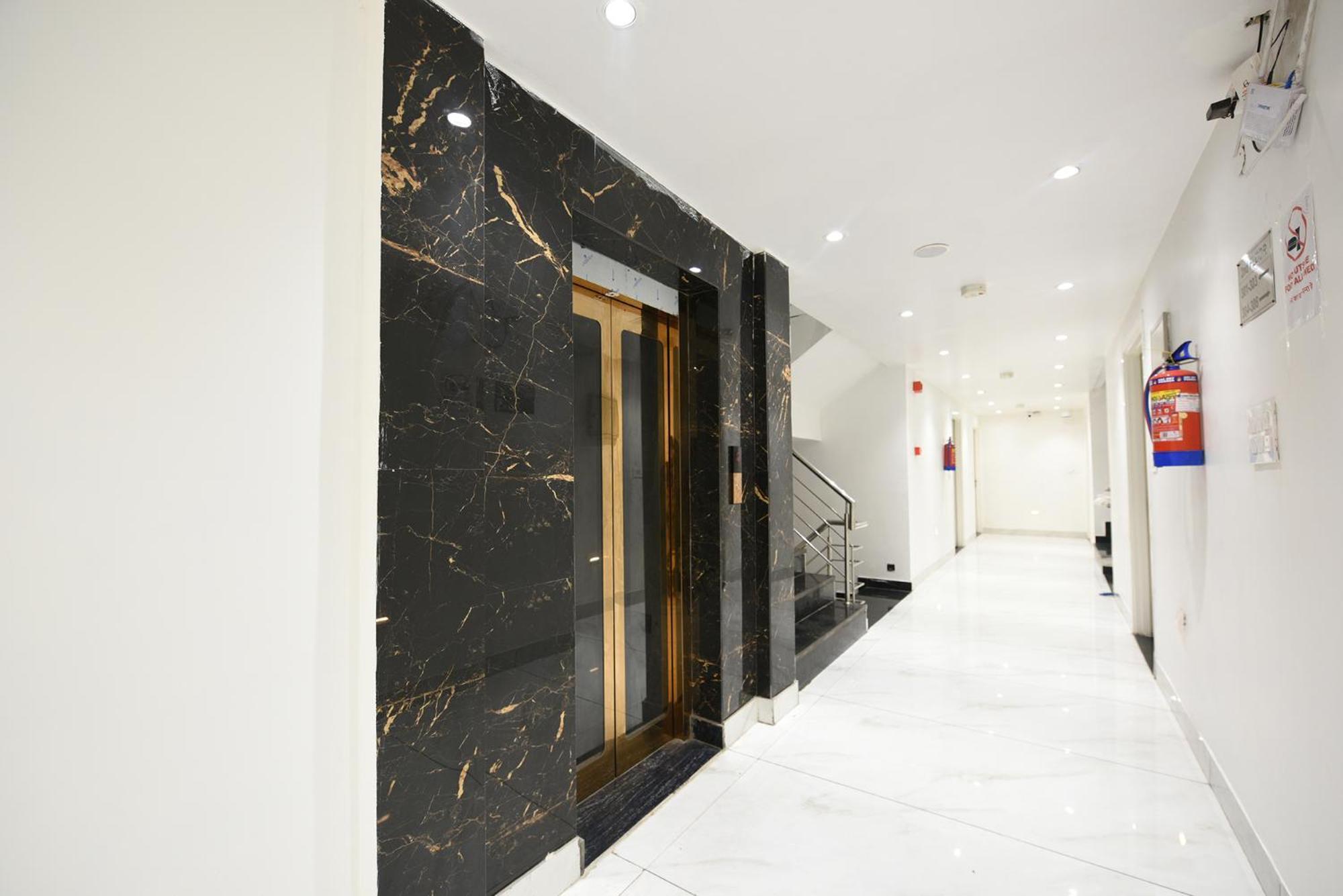 Fabhotel Luxury Inn Near Adarsh Nagar Metro Delhi (National Capital Territory of India) Exterior foto