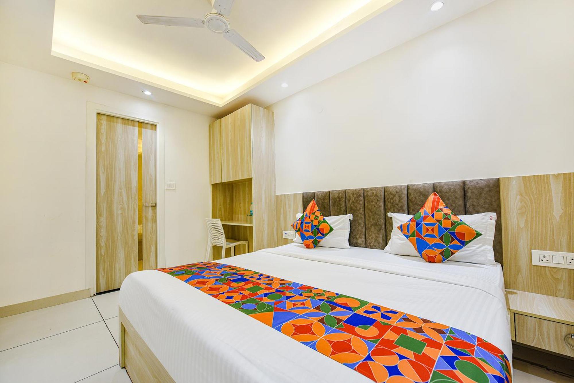Fabhotel Luxury Inn Near Adarsh Nagar Metro Delhi (National Capital Territory of India) Exterior foto