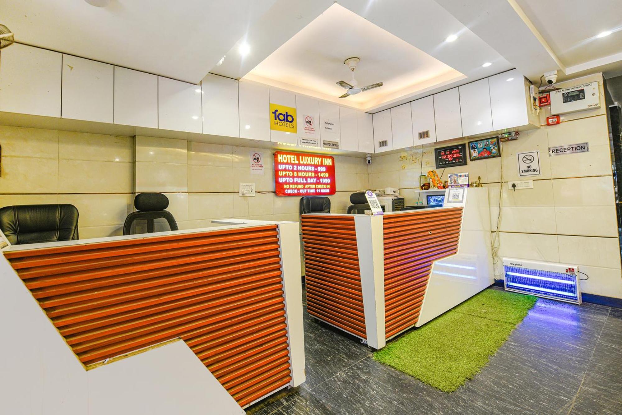 Fabhotel Luxury Inn Near Adarsh Nagar Metro Delhi (National Capital Territory of India) Exterior foto