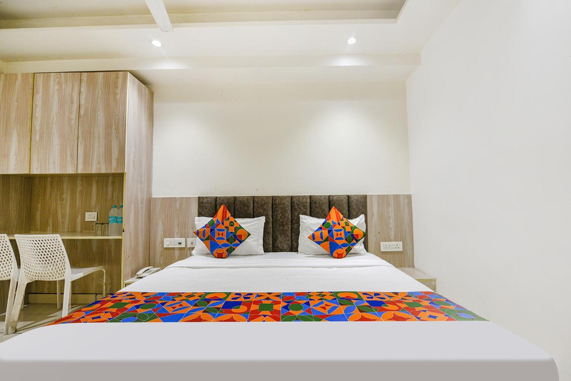 Fabhotel Luxury Inn Near Adarsh Nagar Metro Delhi (National Capital Territory of India) Exterior foto
